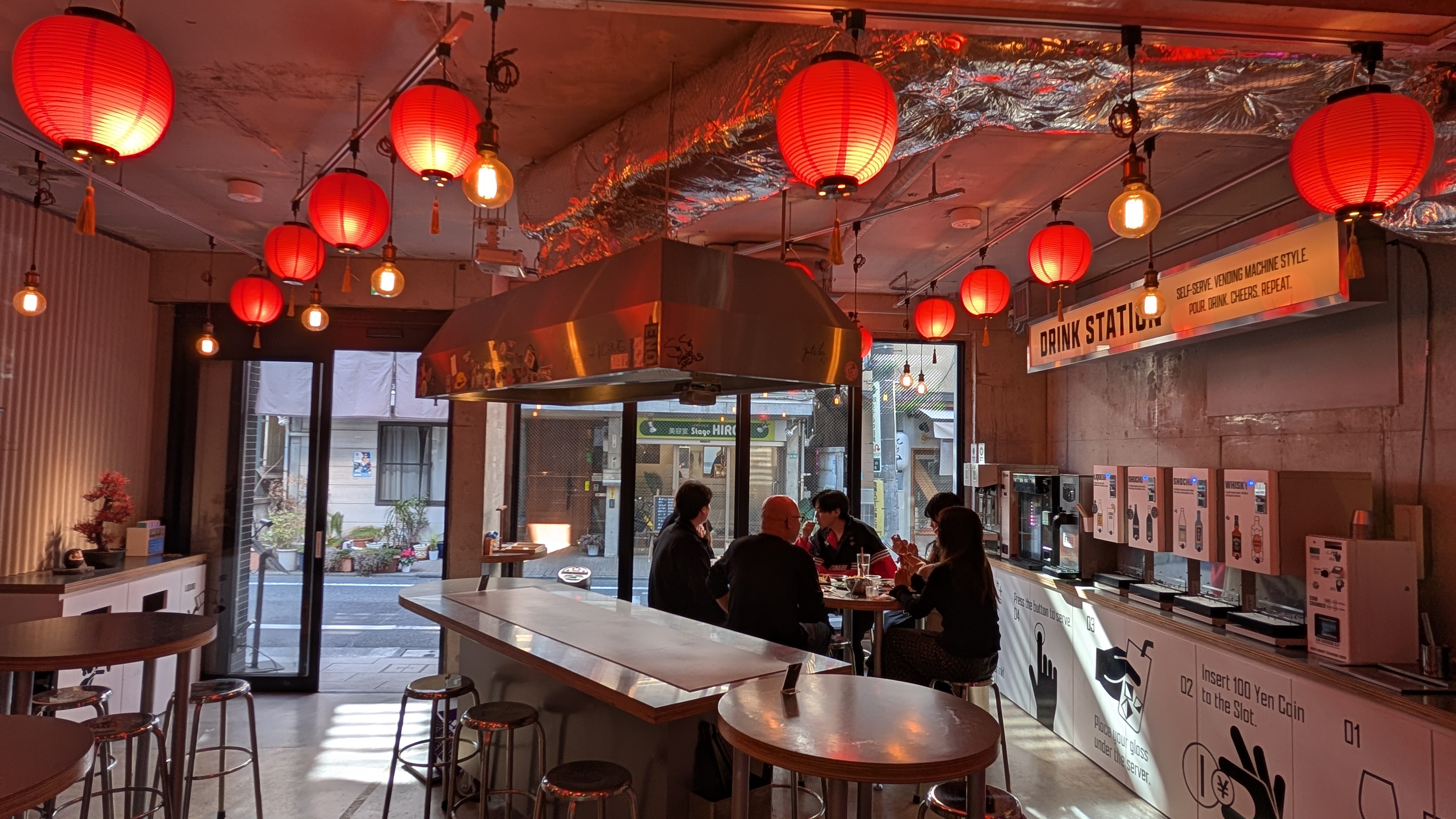 XAO 昼の店内